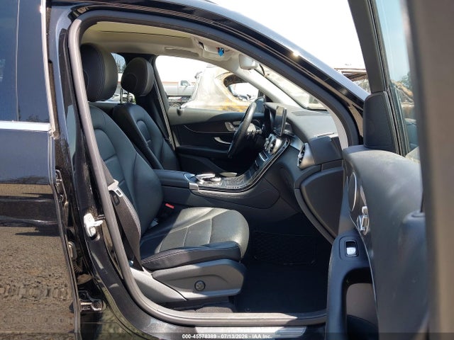 45578389 :رقم المزاد ، WDC0G4KBXGF061519 vin ، 2016 Mercedes-benz Glc 300 4matic مزاد بيع