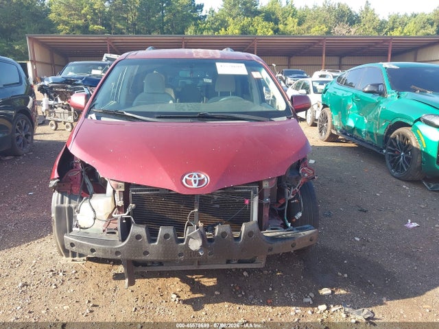 45578699 :رقم المزاد ، 5TDKK3DC6ES423386 vin ، 2014 Toyota Sienna Le V6 8 Passenger مزاد بيع