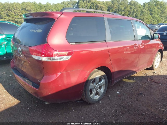 45578699 :رقم المزاد ، 5TDKK3DC6ES423386 vin ، 2014 Toyota Sienna Le V6 8 Passenger مزاد بيع