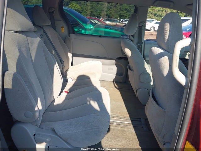 45578699 :رقم المزاد ، 5TDKK3DC6ES423386 vin ، 2014 Toyota Sienna Le V6 8 Passenger مزاد بيع