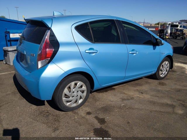 Toyota Prius C One 2015 JTDKDTB30F1100673 Image 4