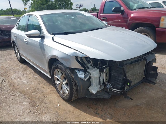 Продажа на аукционе авто 2016 Volkswagen Passat 1.8t S, vin: 1VWAT7A36GC004847, номер лота: 45578779
