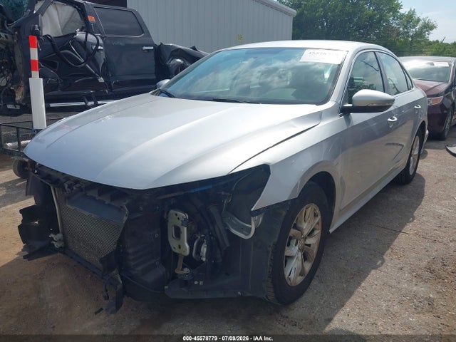 2016 Volkswagen Passat 1.8t S მანქანა იყიდება აუქციონზე, vin: 1VWAT7A36GC004847, აუქციონის ნომერი: 45578779
