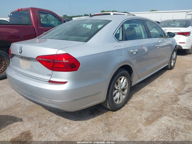 2016 Volkswagen Passat 1.8t S მანქანა იყიდება აუქციონზე, vin: 1VWAT7A36GC004847, აუქციონის ნომერი: 45578779