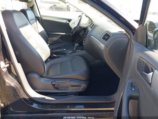 3VWDB7AJXHM373726 Volkswagen Jetta 1.4t Se