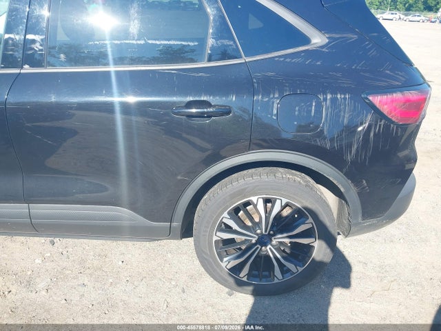 1FMCU9BZXMUA08649 Ford Escape Se Hybrid