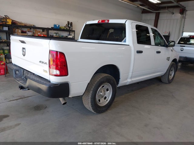 1C6RR7KG2KS658367 RAM 1500 Classic Tradesman 4x4 5&#039;7 Box