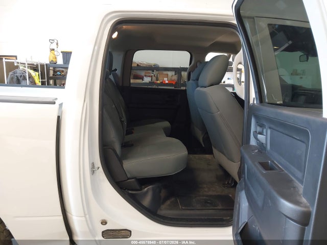 1C6RR7KG2KS658367 RAM 1500 Classic Tradesman 4x4 5&#039;7 Box