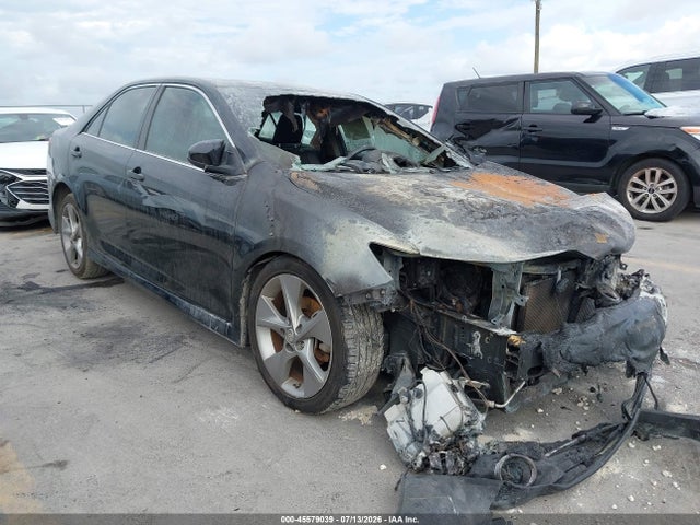 2014 Toyota Camry Se Sport მანქანა იყიდება აუქციონზე, vin: 4T1BF1FKXEU798489, აუქციონის ნომერი: 45579039