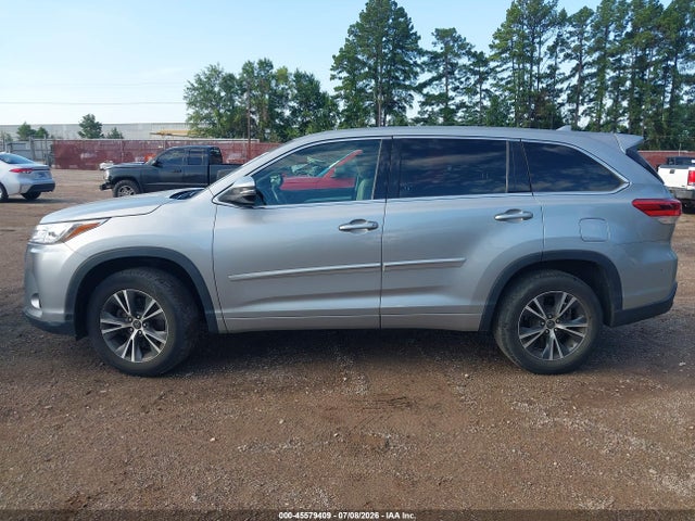5TDZZRFH5HS229376 Toyota Highlander Le Plus
