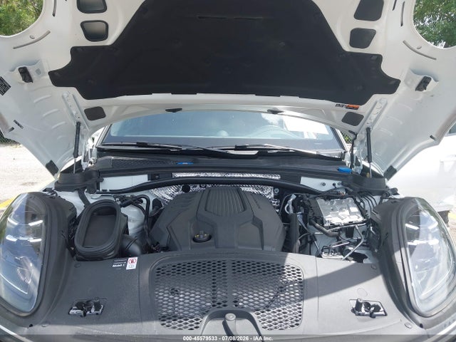 Продажа на аукционе авто 2026 Porsche Macan T, vin: WP1AA2A51TLB04442, номер лота: 45579533