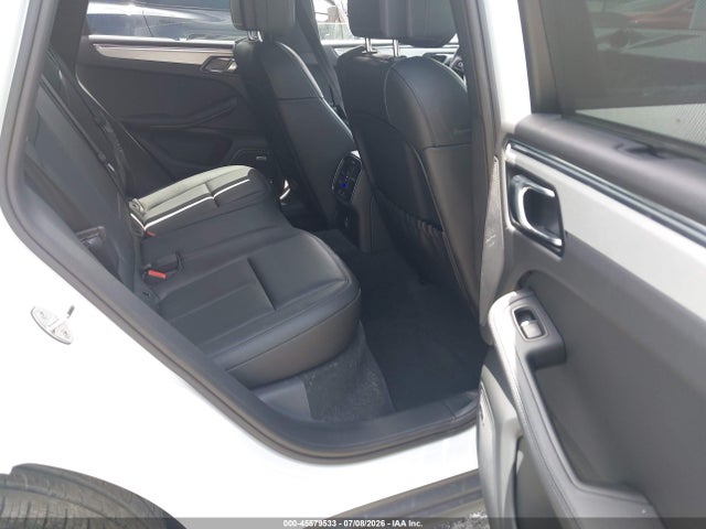 Продажа на аукционе авто 2026 Porsche Macan T, vin: WP1AA2A51TLB04442, номер лота: 45579533