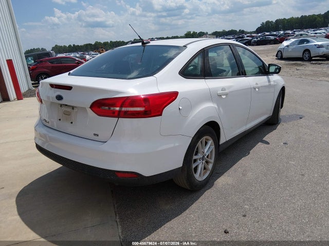 Ford FOCUS SE 2017 1FADP3F26HL320172 Image 4