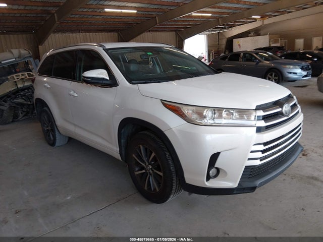 2017 Toyota Highlander Xle მანქანა იყიდება აუქციონზე, vin: 5TDKZRFH1HS218294, აუქციონის ნომერი: 45579665