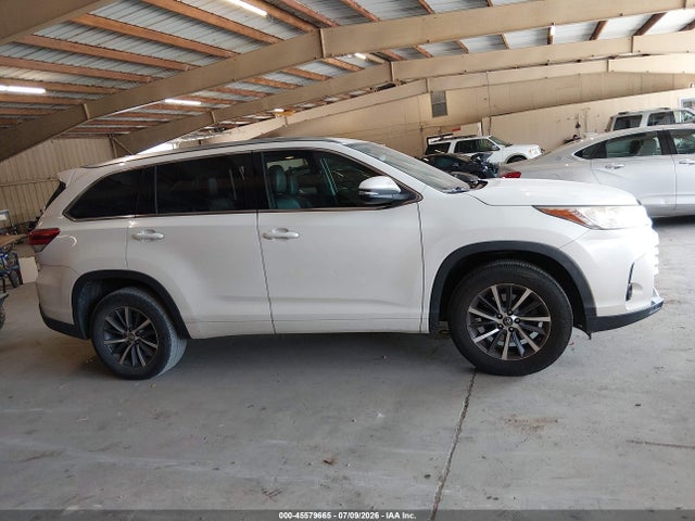 2017 Toyota Highlander Xle მანქანა იყიდება აუქციონზე, vin: 5TDKZRFH1HS218294, აუქციონის ნომერი: 45579665