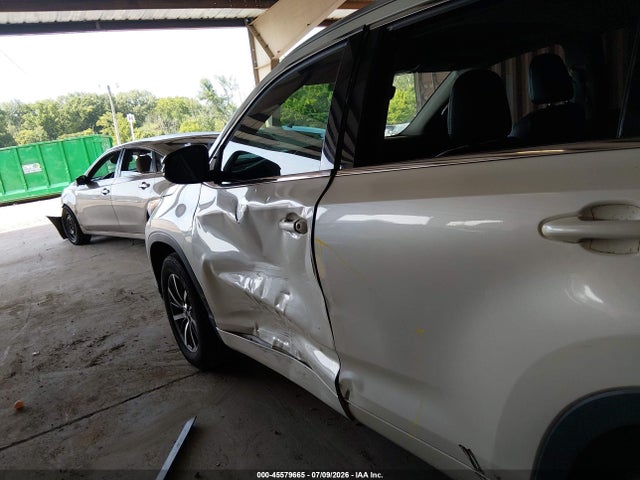 2017 Toyota Highlander Xle მანქანა იყიდება აუქციონზე, vin: 5TDKZRFH1HS218294, აუქციონის ნომერი: 45579665