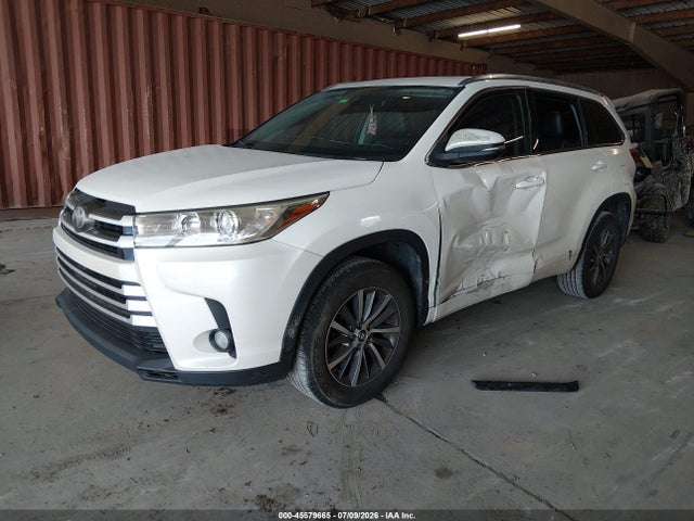 2017 Toyota Highlander Xle მანქანა იყიდება აუქციონზე, vin: 5TDKZRFH1HS218294, აუქციონის ნომერი: 45579665