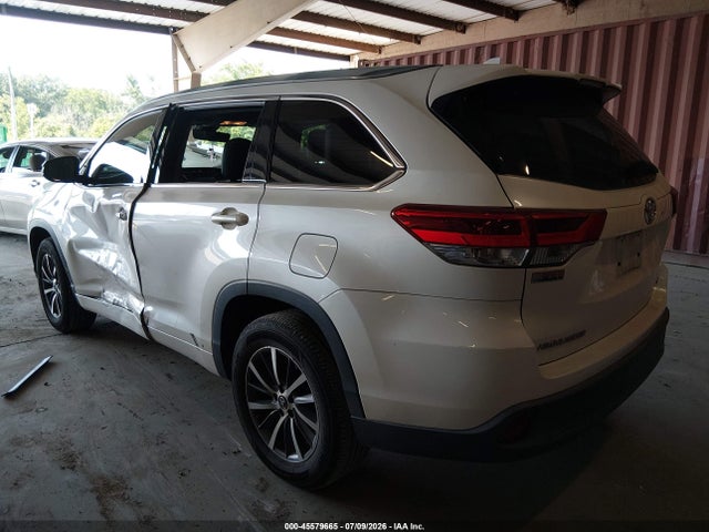 2017 Toyota Highlander Xle მანქანა იყიდება აუქციონზე, vin: 5TDKZRFH1HS218294, აუქციონის ნომერი: 45579665