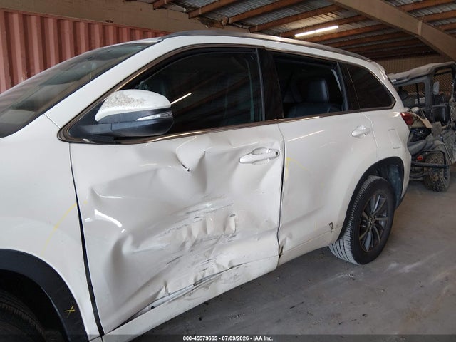 2017 Toyota Highlander Xle მანქანა იყიდება აუქციონზე, vin: 5TDKZRFH1HS218294, აუქციონის ნომერი: 45579665