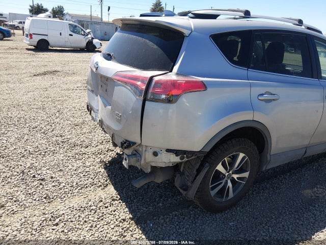 Toyota Rav4 Xle 2017 2T3RFREV2HW687617 Image 21
