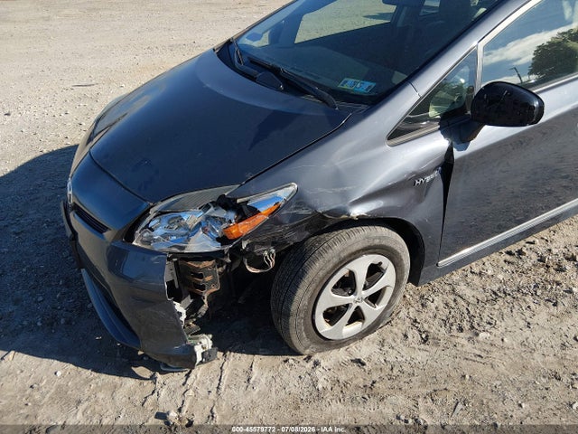 Toyota Prius Three 2015 JTDKN3DU3F1906350 Image 6