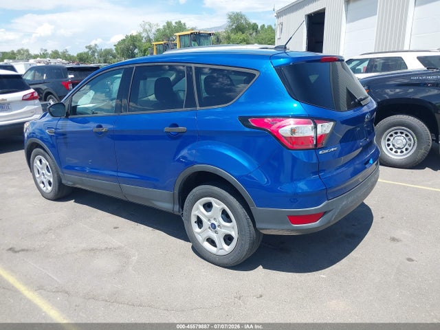 Ford ESCAPE S 2018 1FMCU0F7XJUD31017 Image 3