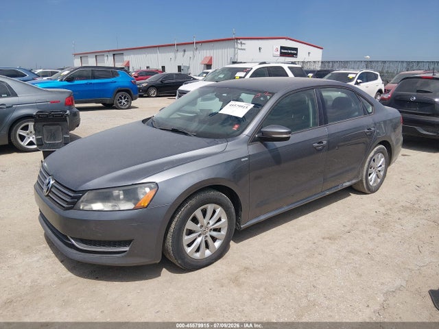 1VWAT7A37FC052176 Volkswagen Passat 1.8t Wolfsburg Edition