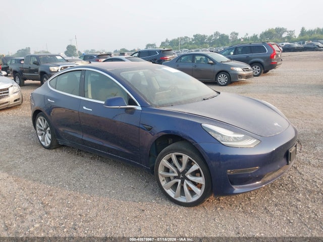 Продажа на аукционе авто 2018 Tesla Model 3 Long Range/mid Range, vin: 5YJ3E1EA0JF008155, номер лота: 45579967