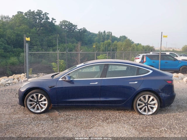 Продажа на аукционе авто 2018 Tesla Model 3 Long Range/mid Range, vin: 5YJ3E1EA0JF008155, номер лота: 45579967