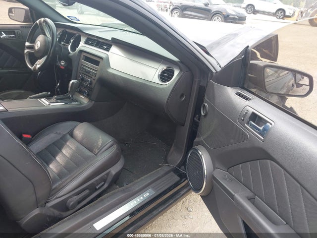 Продаж на аукціоні авто 2014 Ford Mustang V6 Premium, vin: 1ZVBP8AM1E5331861, номер лоту: 45580006