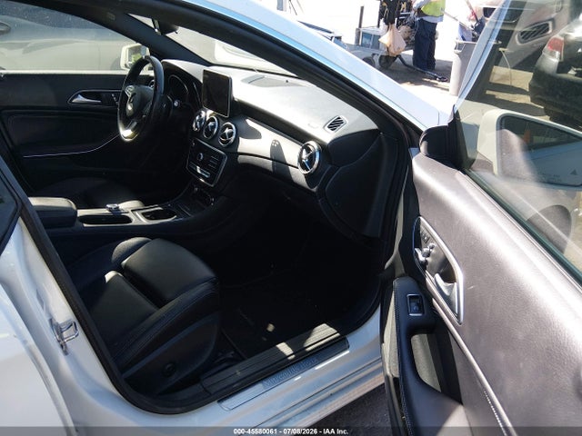 WDDSJ4EB2KN719415 Mercedes-Benz CLA 250