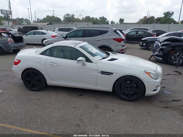 Auction sale of the 2016 Mercedes-benz Slk 300, vin: WDDPK3JAXGF120273, lot number: 45580065