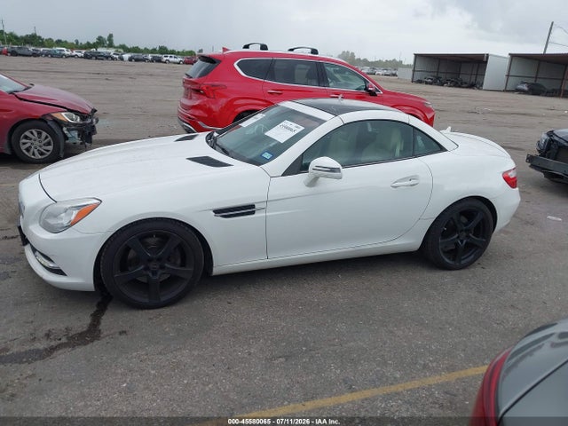Auction sale of the 2016 Mercedes-benz Slk 300, vin: WDDPK3JAXGF120273, lot number: 45580065