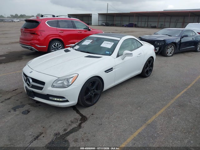 Auction sale of the 2016 Mercedes-benz Slk 300, vin: WDDPK3JAXGF120273, lot number: 45580065