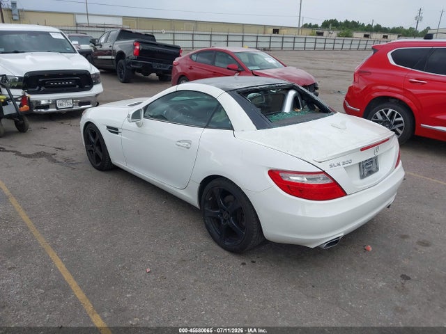 Auction sale of the 2016 Mercedes-benz Slk 300, vin: WDDPK3JAXGF120273, lot number: 45580065