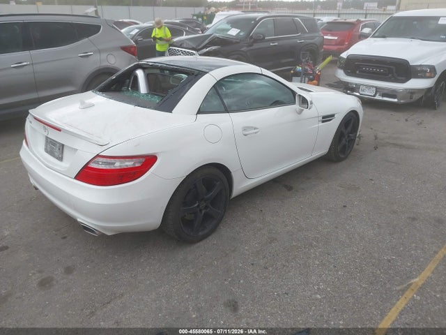 Auction sale of the 2016 Mercedes-benz Slk 300, vin: WDDPK3JAXGF120273, lot number: 45580065