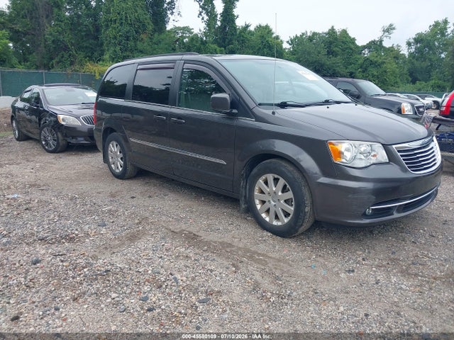 2015 Chrysler Town & Country Touring მანქანა იყიდება აუქციონზე, vin: 2C4RC1BG5FR589575, აუქციონის ნომერი: 45580109