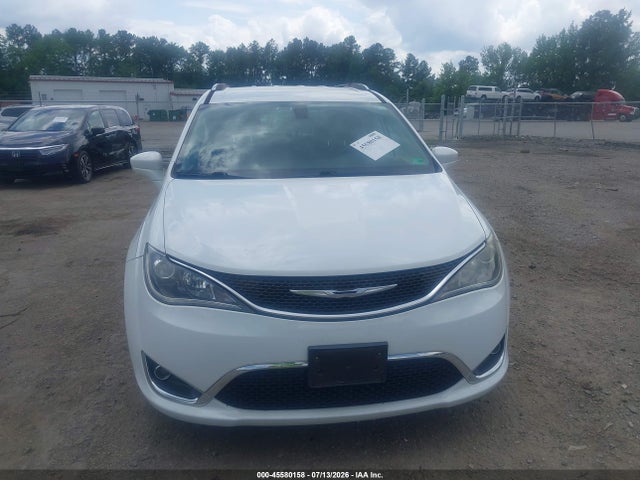 2017 Chrysler Pacifica Touring-l Plus მანქანა იყიდება აუქციონზე, vin: 2C4RC1EG6HR585369, აუქციონის ნომერი: 45580158