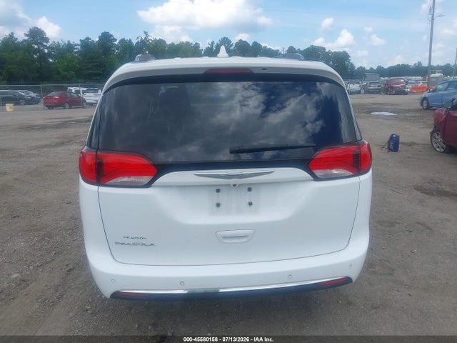 2017 Chrysler Pacifica Touring-l Plus მანქანა იყიდება აუქციონზე, vin: 2C4RC1EG6HR585369, აუქციონის ნომერი: 45580158