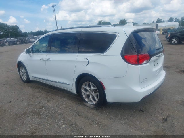 2017 Chrysler Pacifica Touring-l Plus მანქანა იყიდება აუქციონზე, vin: 2C4RC1EG6HR585369, აუქციონის ნომერი: 45580158