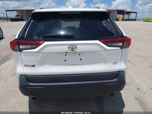 2T3H1RFV5MC107748 Toyota RAV4 LE