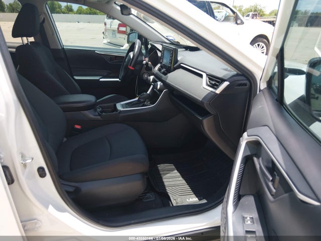2T3H1RFV5MC107748 Toyota RAV4 LE