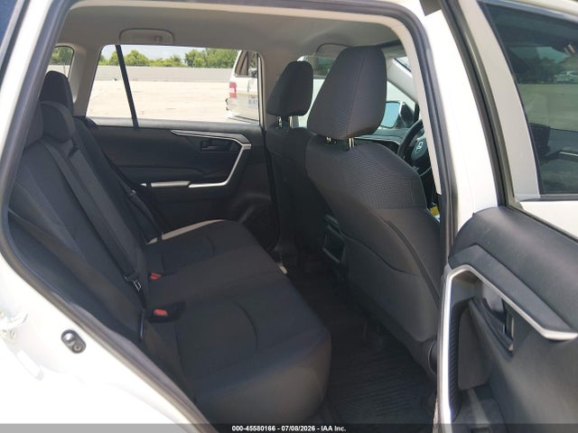 2T3H1RFV5MC107748 Toyota RAV4 LE