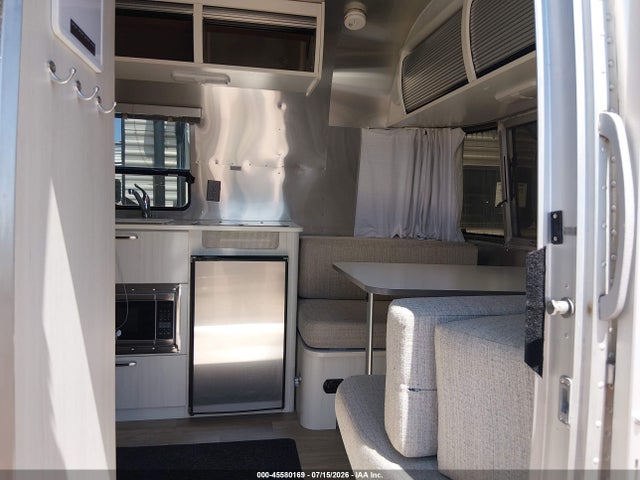 Airstream Other 2021 1STHMAC16MJ555991 Image 5