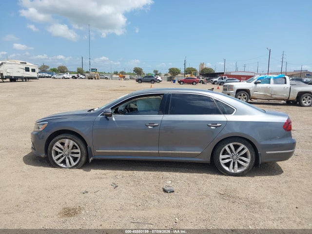 2017 Volkswagen Passat 1.8t Sel Premium მანქანა იყიდება აუქციონზე, vin: 1VWCT7A38HC032899, აუქციონის ნომერი: 45580199