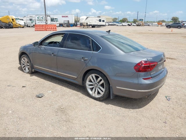2017 Volkswagen Passat 1.8t Sel Premium მანქანა იყიდება აუქციონზე, vin: 1VWCT7A38HC032899, აუქციონის ნომერი: 45580199