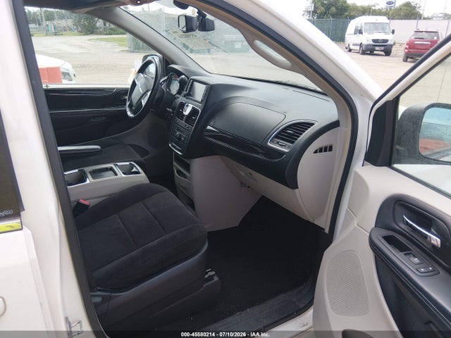 45580214 :رقم المزاد ، 2A4RR5DG0BR704946 vin ، 2011 Chrysler Town & Country Touring مزاد بيع