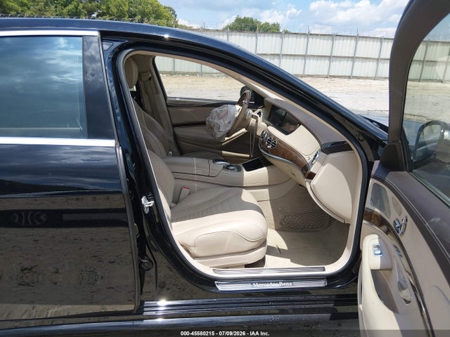2015 Mercedes-benz S 550 4matic მანქანა იყიდება აუქციონზე, vin: WDDUG8FB2FA141830, აუქციონის ნომერი: 45580215
