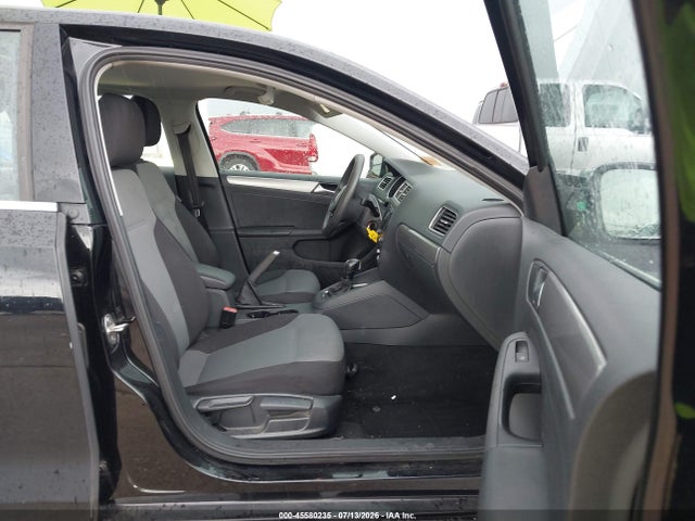45580235 :رقم المزاد ، 3VW2B7AJ4HM305509 vin ، 2017 Volkswagen Jetta 1.4t S مزاد بيع