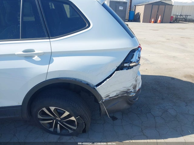 3VVRB7AX8PM070814 Volkswagen Tiguan 2.0t S